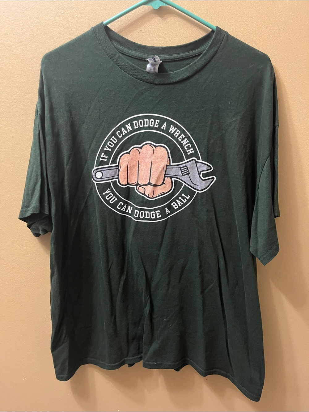 Dodgeball Movie “If you can dodge a wrench you can dodge a ball” T shirt size XL